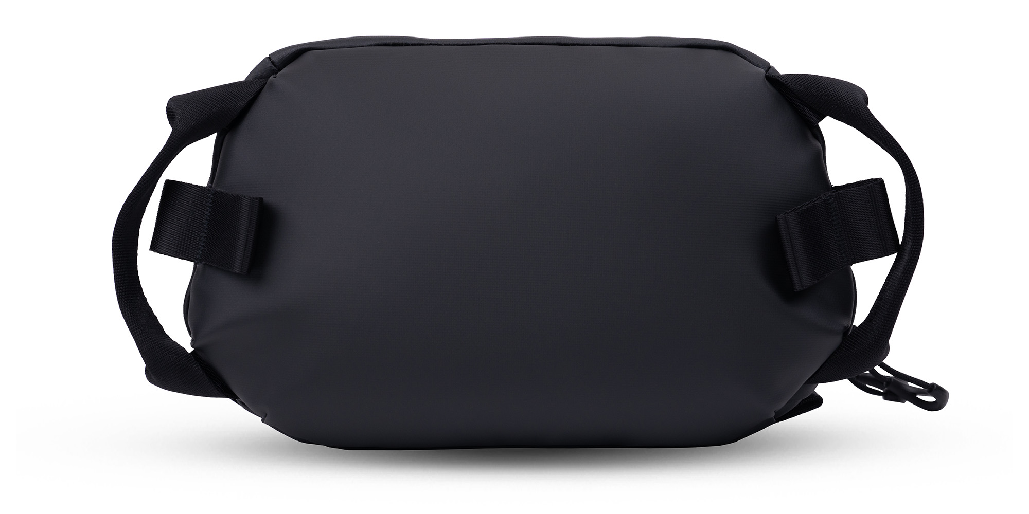 Torba techniczna Wandrd Tech Pouch Large - czarna na plecaku Prvke